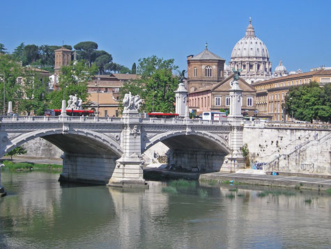 Ponte Vittorio Emanuele, Rome Italy